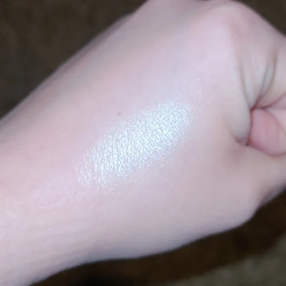 MAC Cosmetics Shimmery White Eyeshadow used once , for photo - Picture 2 of 4